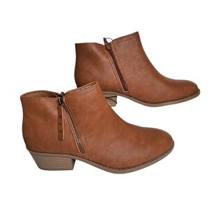 NWT Arizona Women's Ankle Bootie Brown Boots Suze 10M